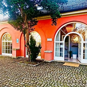 https://villa-am-park-apartment.dresdenhotels.net